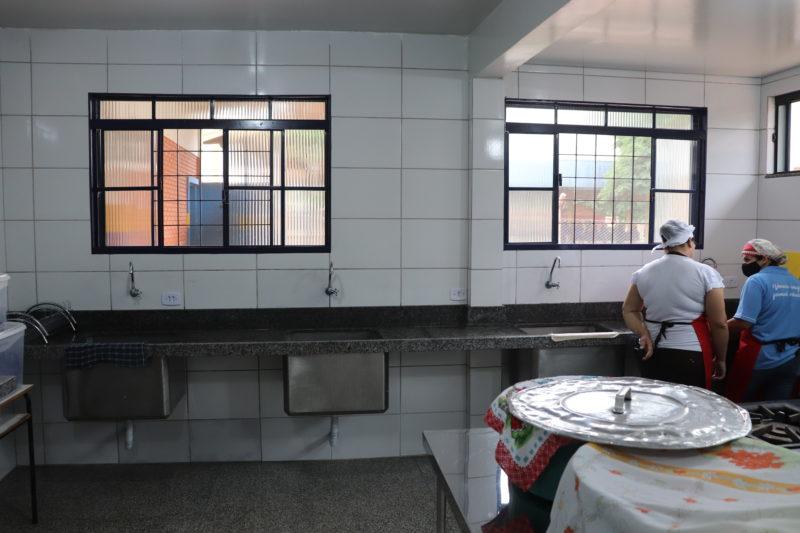 Prefeitura entrega cozinha da E.M. Clarice Bastos Rosa