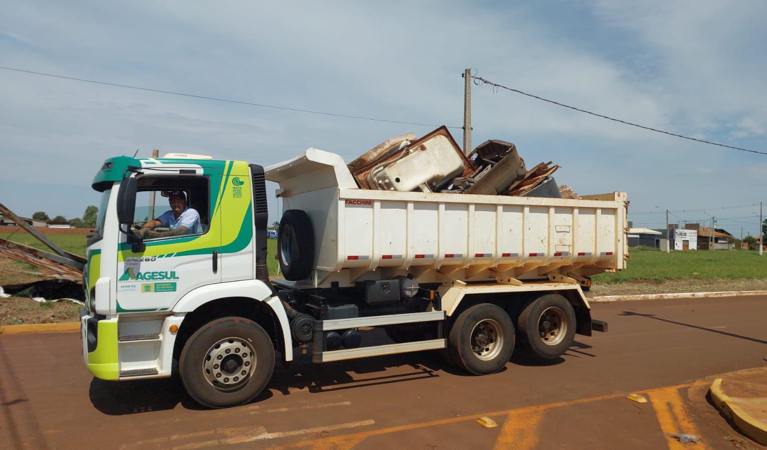 Agesul retira 30 caminhões de lixo das ruas de Dourados