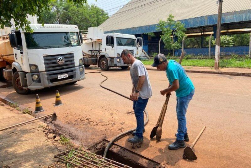 Prefeitura faz limpeza do Córrego Rego D’Água na região do Cachoeirinha