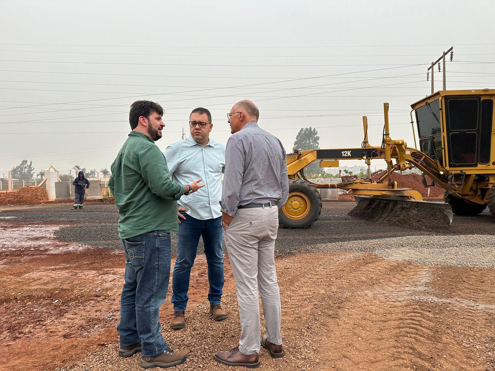 Prefeitura recebe equipe de banco francês para vistoria nas obras do Fonplata