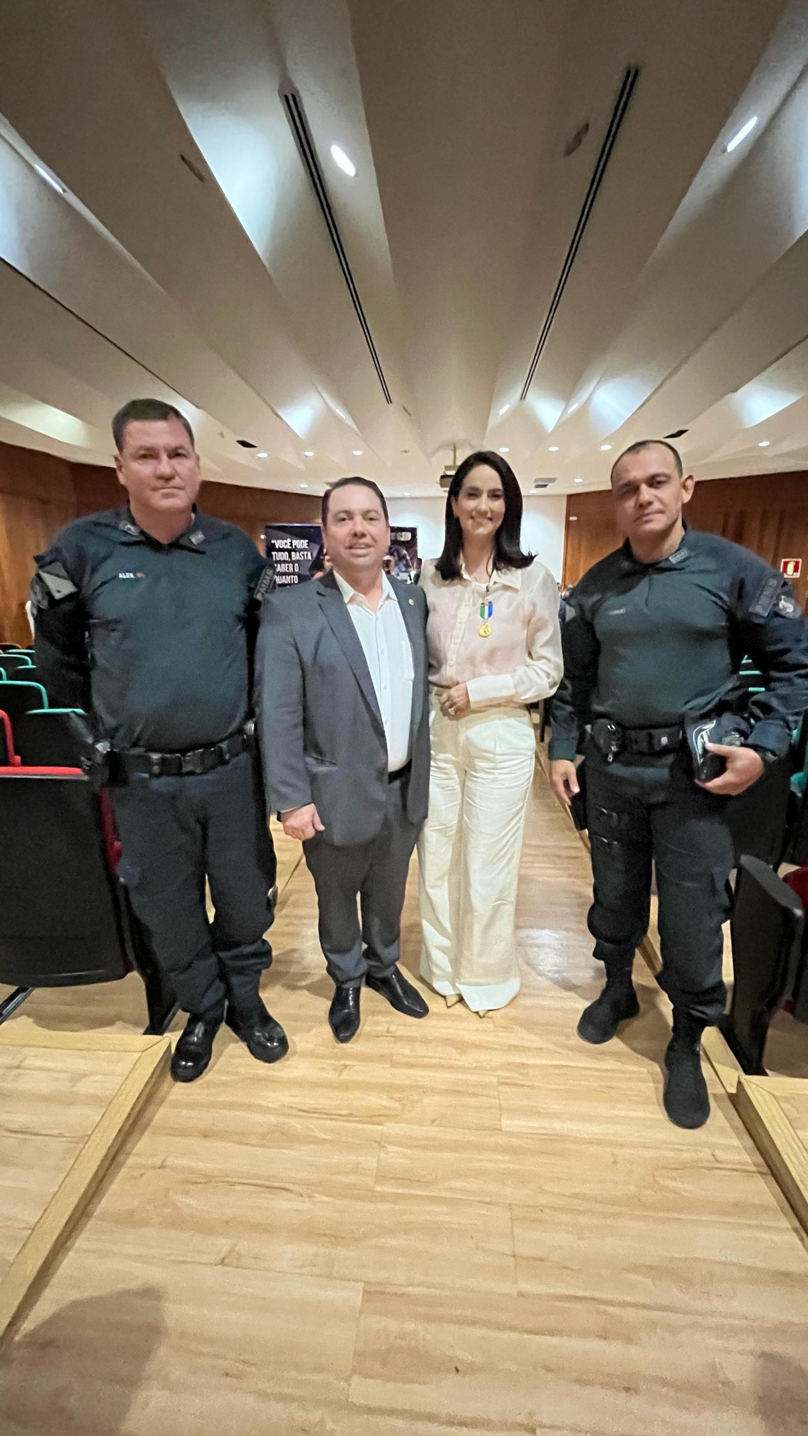 Vice-prefeita de Dourados recebe Prêmio “Tenente-Coronel Ana Neize Baltha” da PM