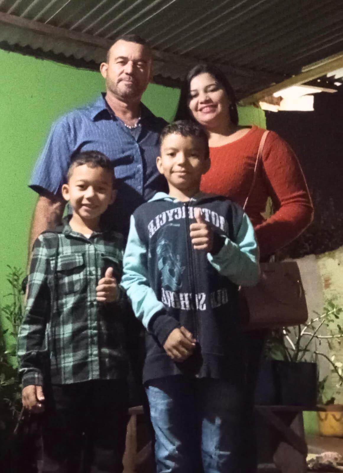 Descaso: nenhuma assistência para os familiares dos meninos Carlos e Diego mortos no acidente com a Kombi